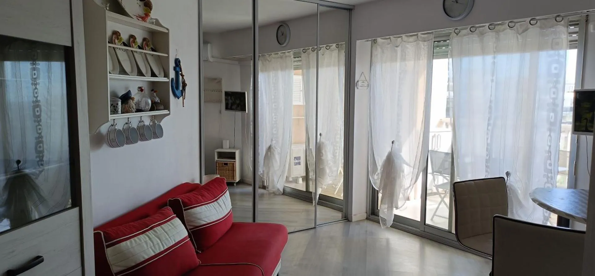 Charmant Studio A Cros De Cagnes France